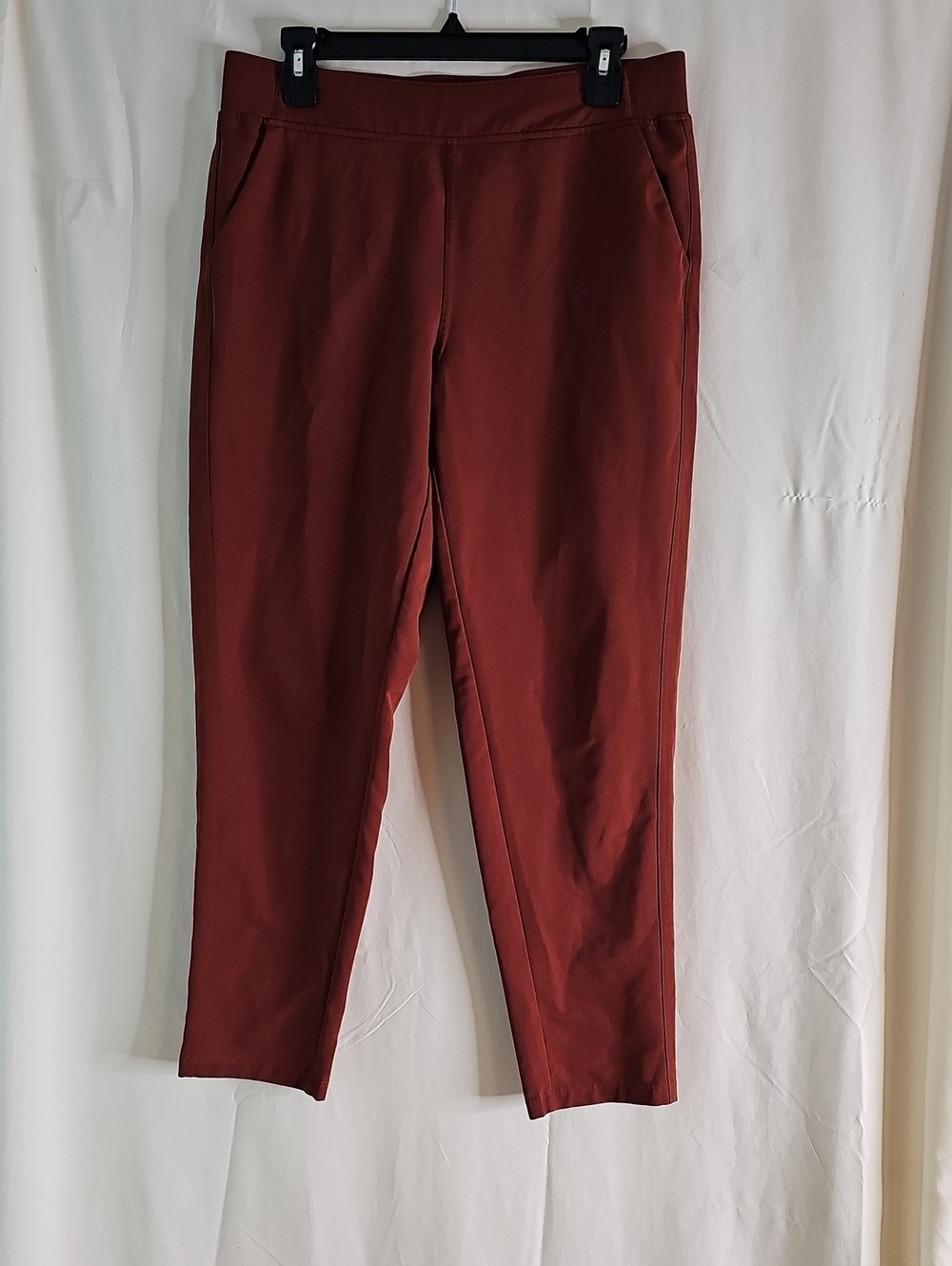 32° Cool Slim Stretch Pant in Rust Red